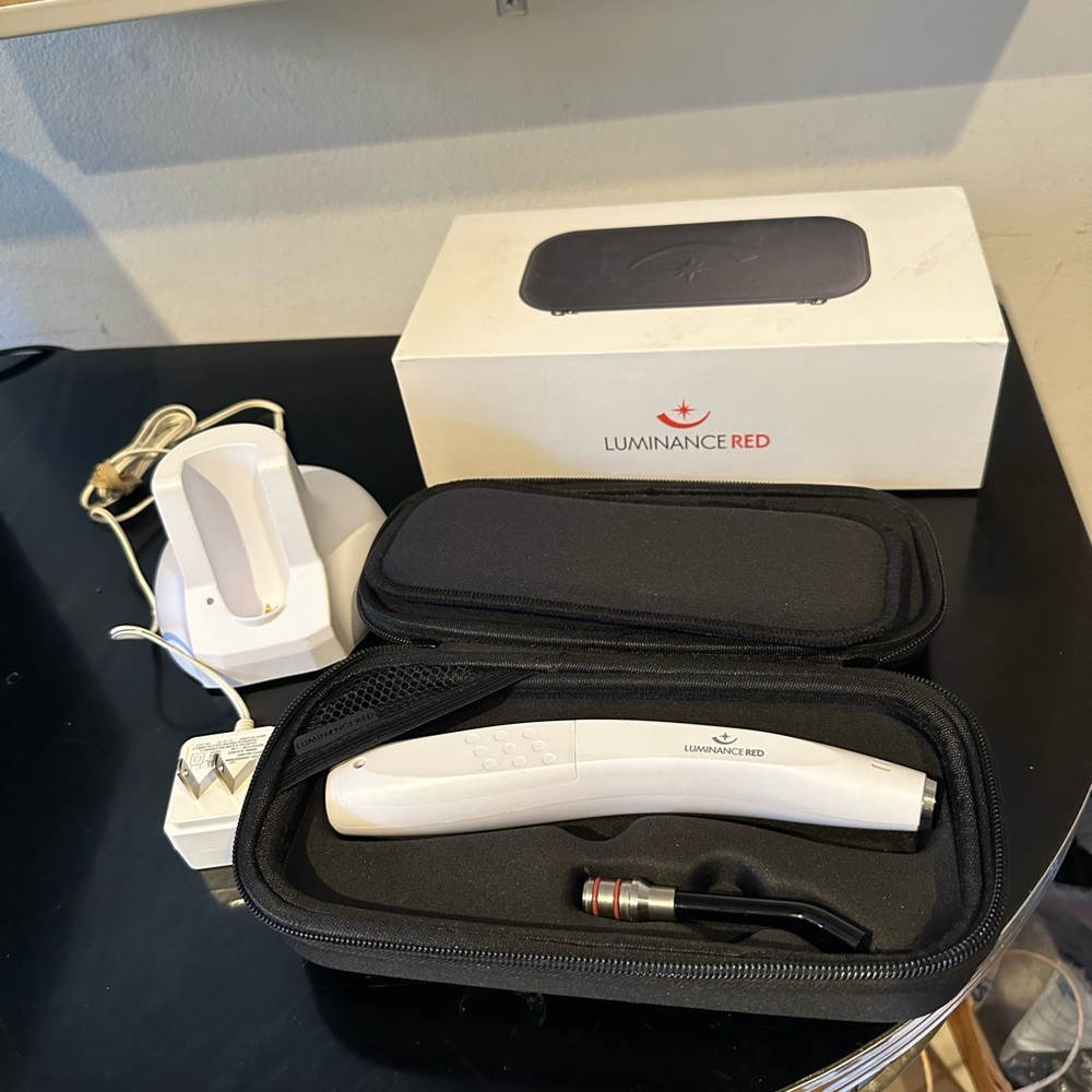 Luminance Red With charger and travel case
